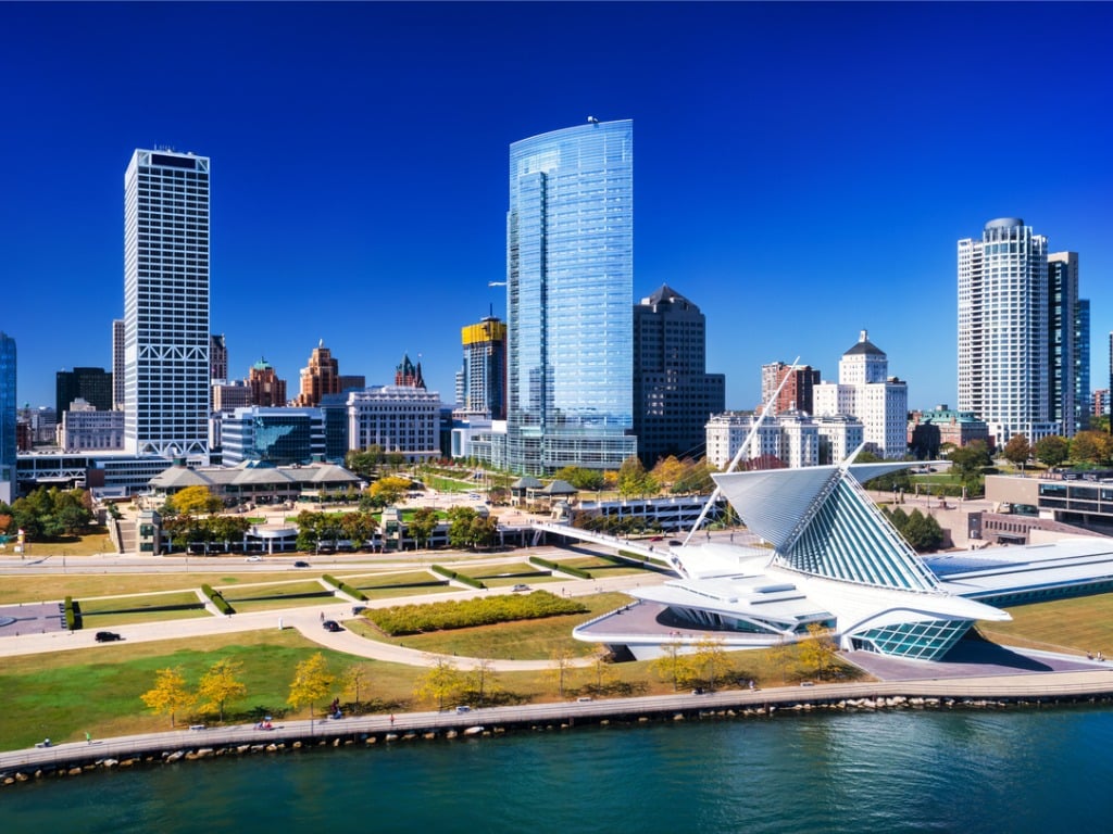 Milwaukee, WI - Cityscape